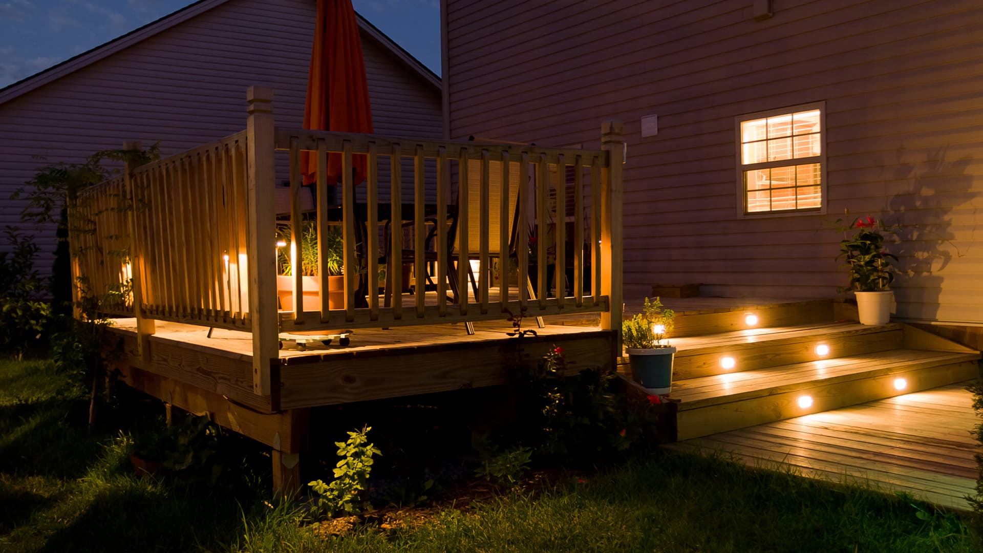 Deck Staining Image