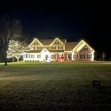 Holiday lighting services